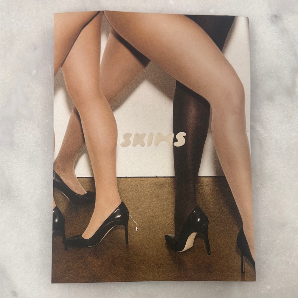 SKIMS Shapewear cropped legging hosiery